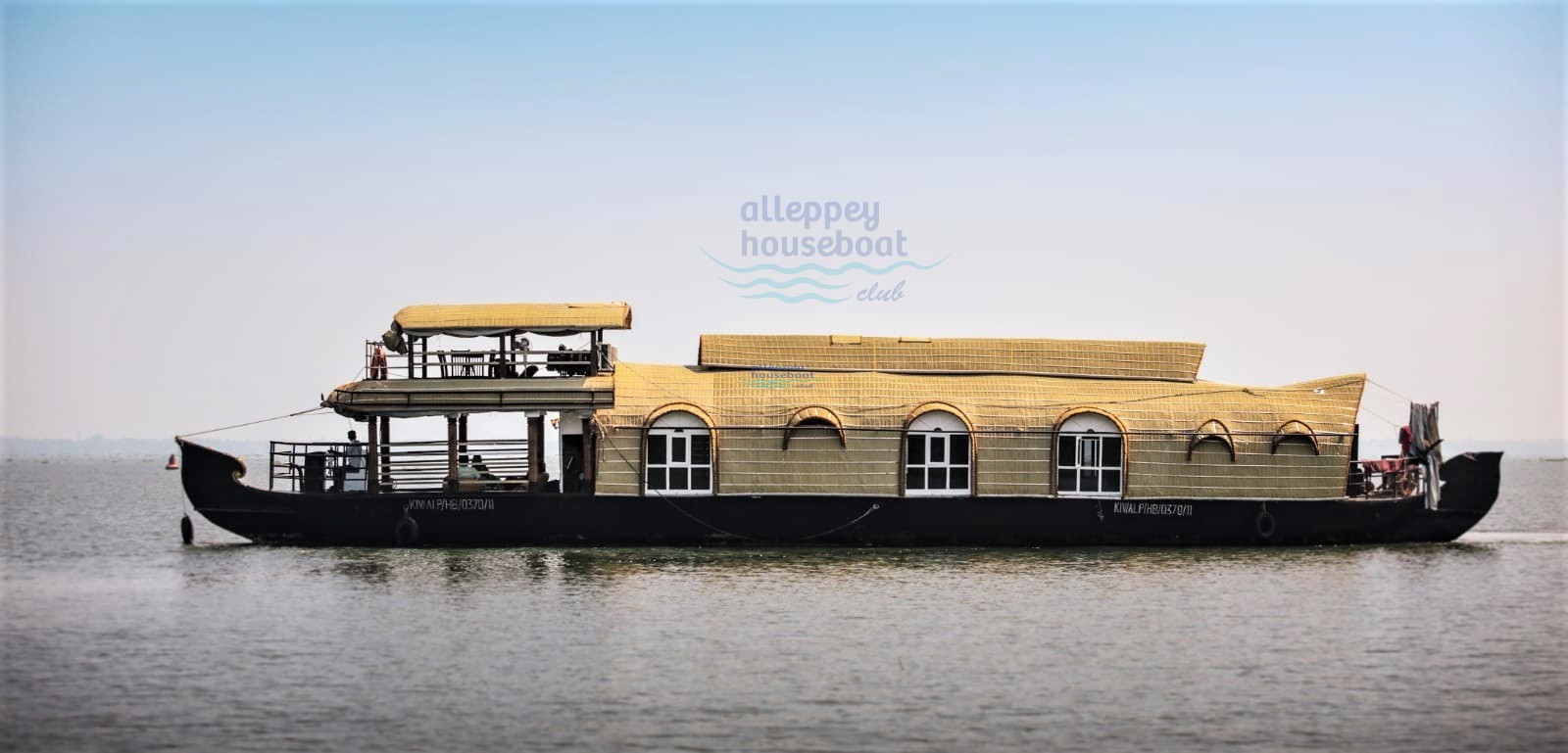 Unforgettable Backwater Journey 3 Bedroom Deluxe Houseboat With Upper