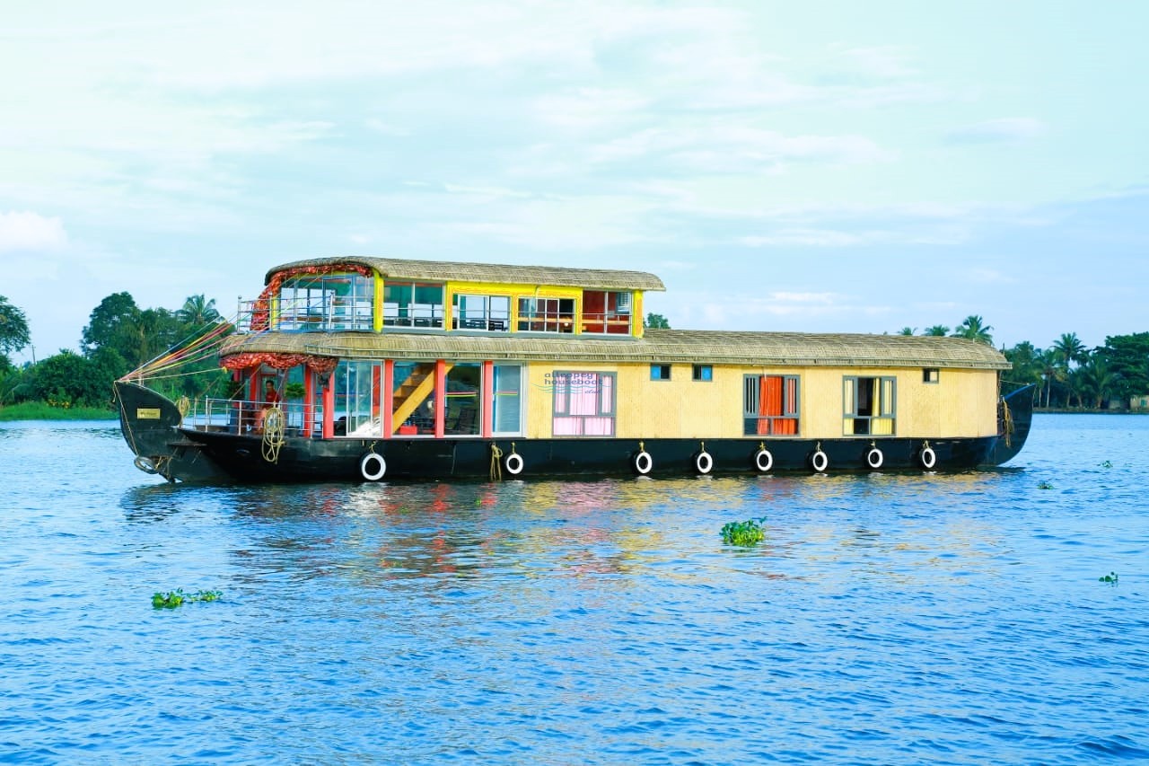 Bedroom Glass Covered Premium Houseboat With Upper Deck Alleppey