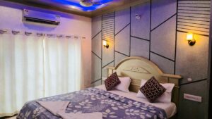 2 Bedroom Premium Fulltime AC Houseboat with Upperdeck