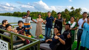 Day Cruise Houseboat