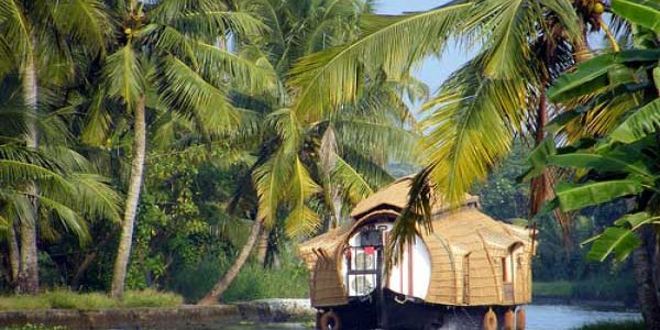 Alleppey Houseboat Booking