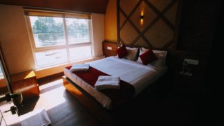 2 Bed Premium Houseboat