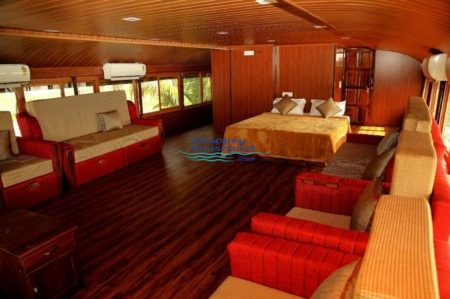 4 Bedroom Premium Houseboat With Upperdeck Full Time Ac