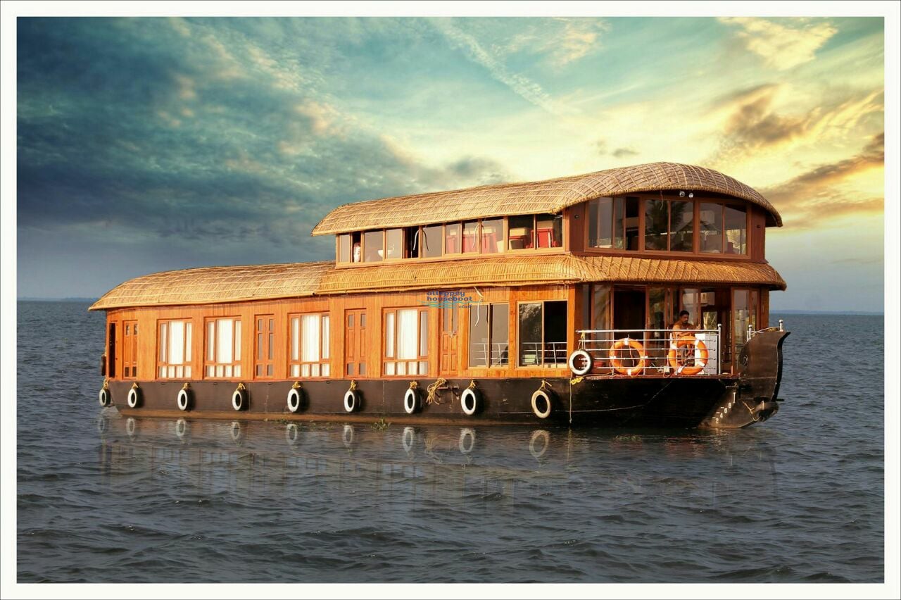 4 Bedroom Premium Houseboat With Upperdeck Full time AC Alleppey