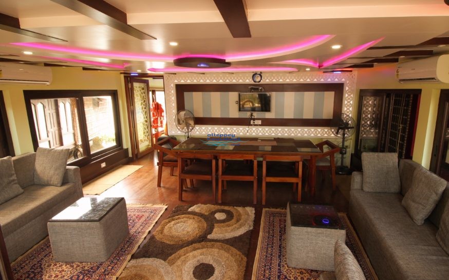 6bed luxury living room