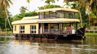 make my trip boat house