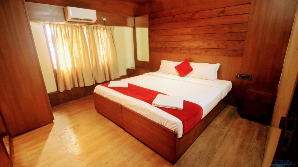 2 Bedroom Premium Boat House Alleppey Houseboat Club