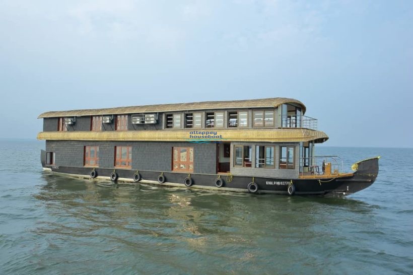 5 bedroom super premium houseboat