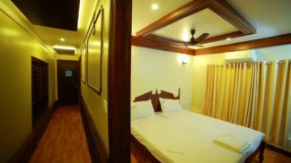6 Bedroom Houseboat with Upperdeck