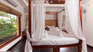 3 bedroom luxury houseboat