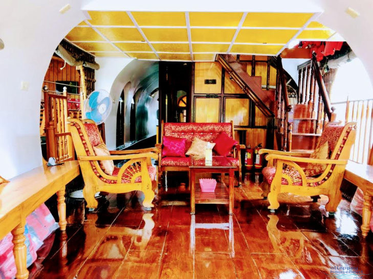 Traditional Houseboat with Upperdeck in Alleppey