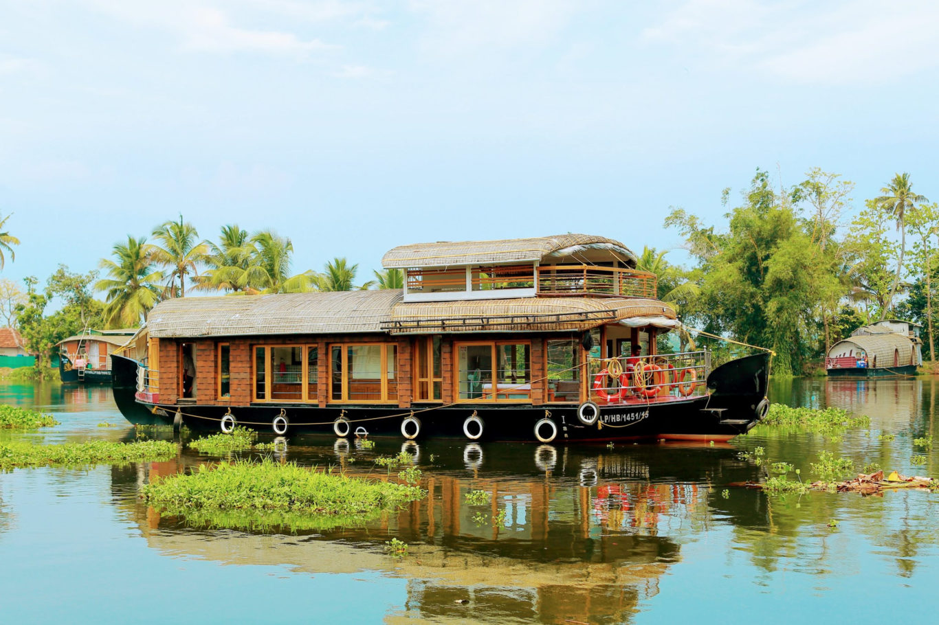 1 Bedroom Deluxe Houseboat with Upperdeck Alleppey Houseboat Club