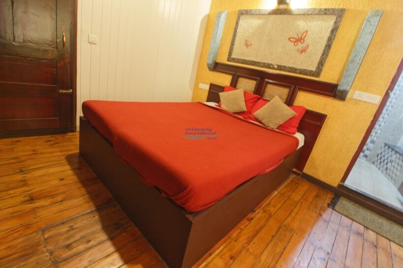 2 Bedroom Houseboat with Upperdeck in Alleppey