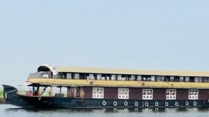 Deluxe 1 Bedroom in Houseboat [Sharing Boat]
