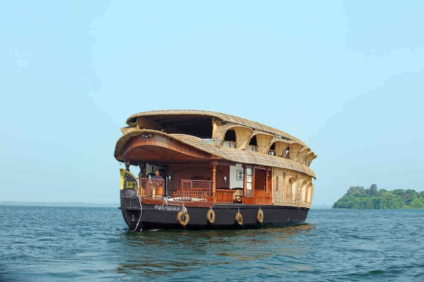 3 Bedroom Traditional Luxury Houseboat with Upperdeck Alleppey
