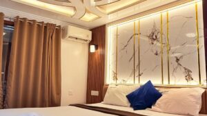 4 Bedroom Premium Class Houseboat with Upper Deck in Alleppey