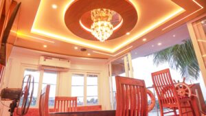 1 Bedroom Premium Houseboat with Upperdeck in Alleppey - Glass Covered