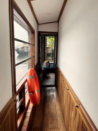 1 Bedroom Premium Houseboat With Upperdeck