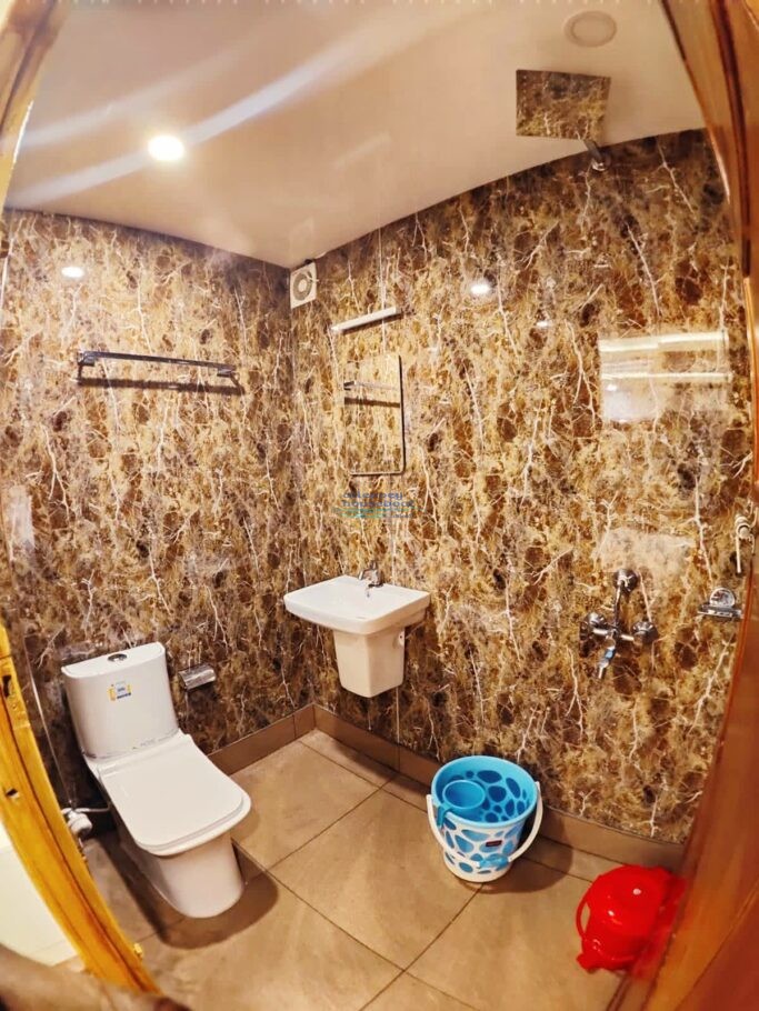 10 Bedroom Luxury Houseboat with Upper Deck Alleppey Houseboat Club