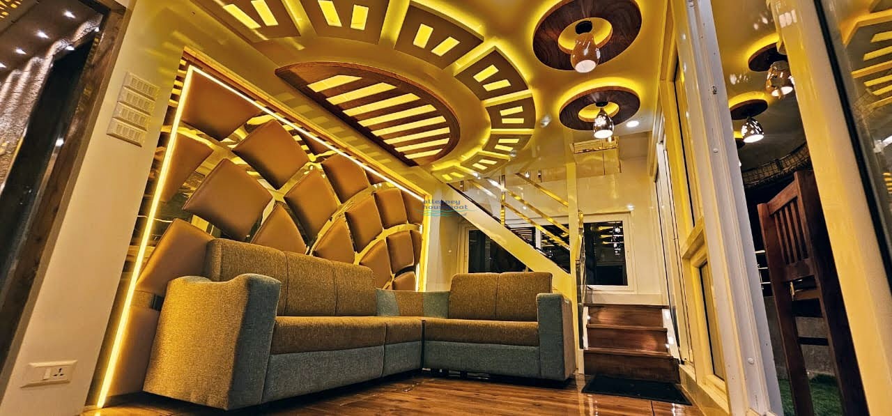 8 Bedroom Luxury Houseboat with Upperdeck Alleppey Houseboat Club