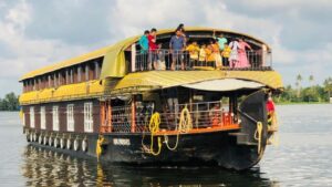 6 Bedroom Premium Houseboat with Upperdeck