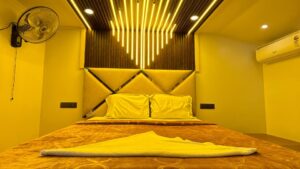 5 Bedroom Premium Houseboat with Upperdeck in Alleppey